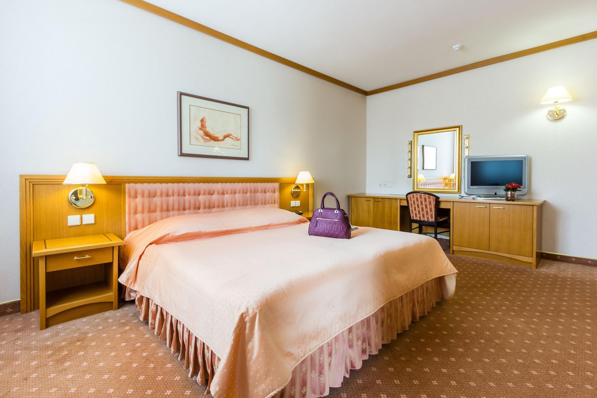Habakuk Wellness & Event Hotel Марибор Екстериор снимка