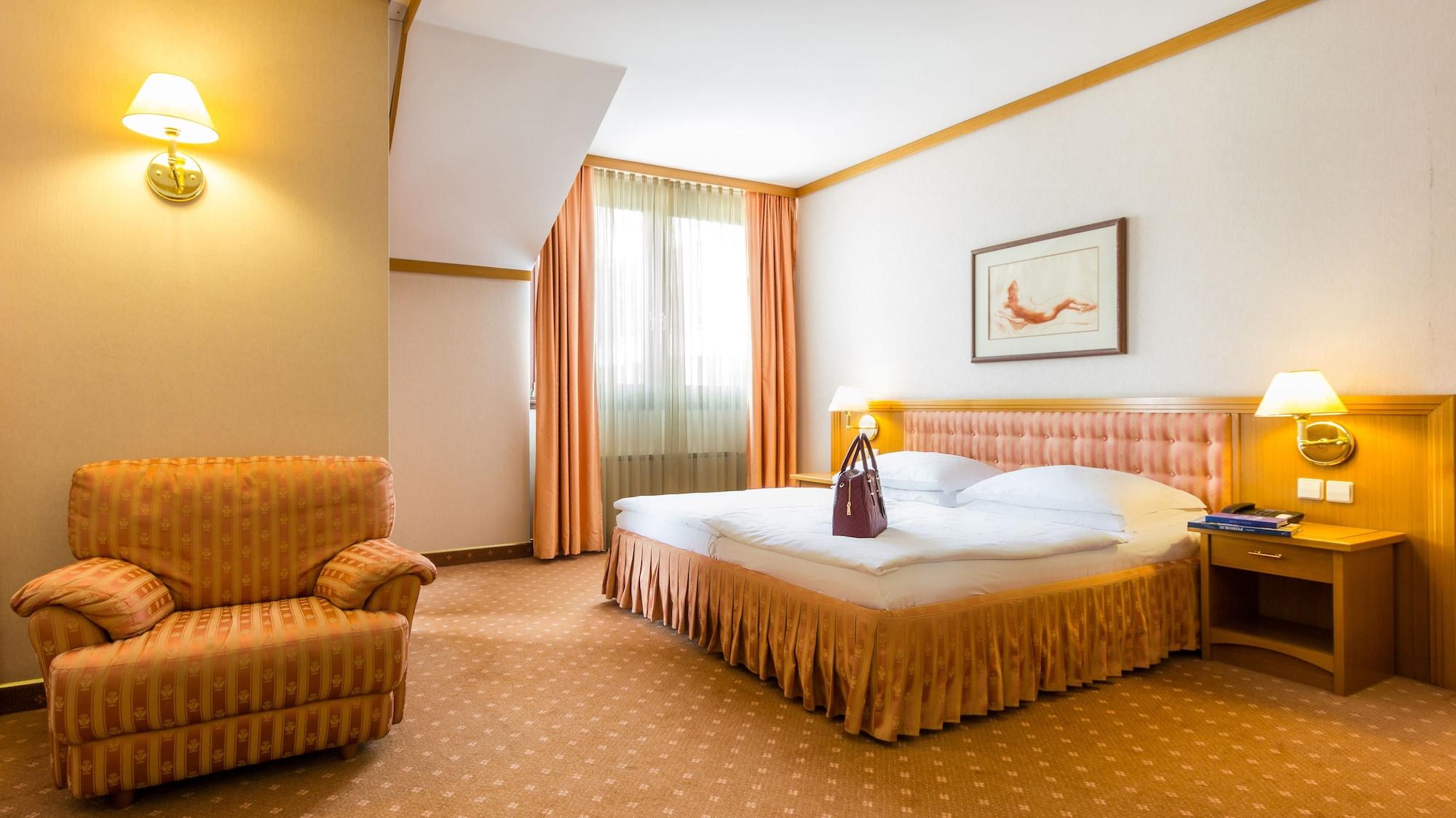 Habakuk Wellness & Event Hotel Марибор Екстериор снимка