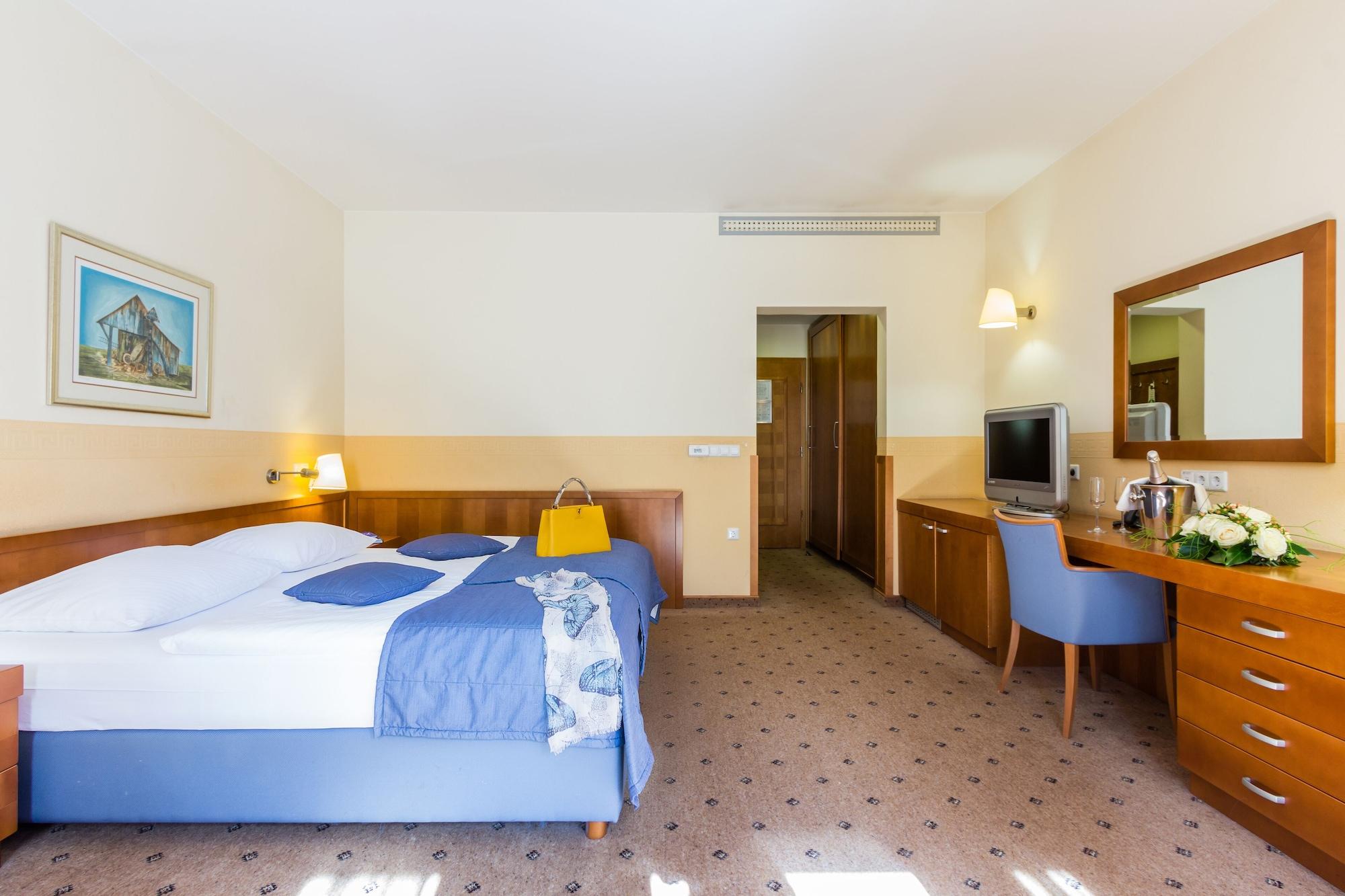 Habakuk Wellness & Event Hotel Марибор Екстериор снимка