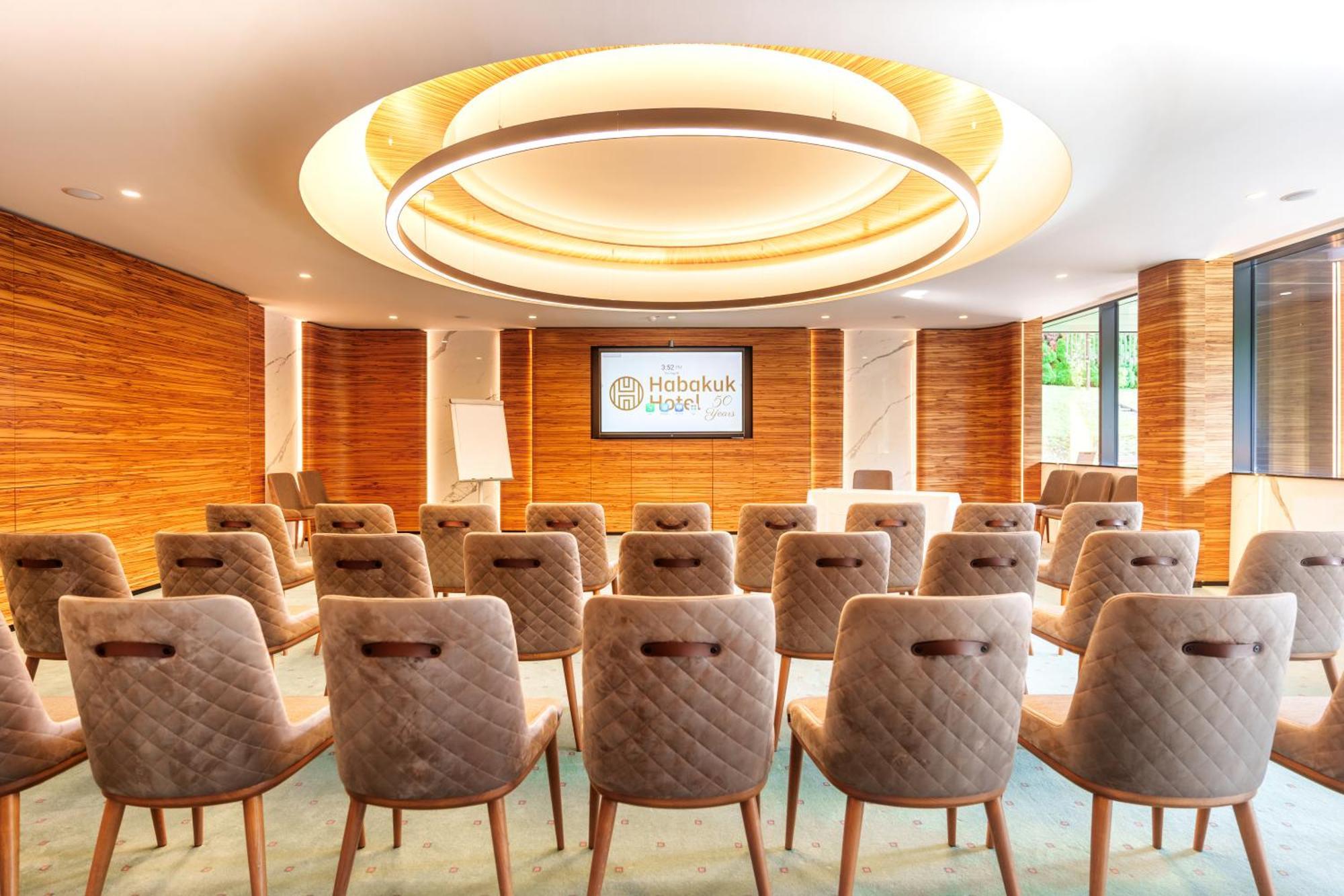 Habakuk Wellness & Event Hotel Марибор Екстериор снимка